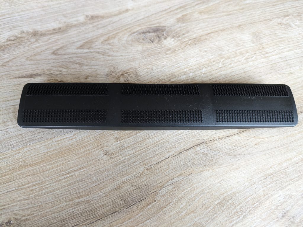 Blende für den Aufsatz der Sprühflasche des Bosch Home and Garden GlassVAC Fenstersaugers von vorne