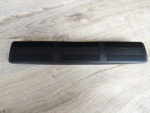 Blende für den Aufsatz der Sprühflasche des Bosch Home and Garden GlassVAC Fenstersaugers von vorne