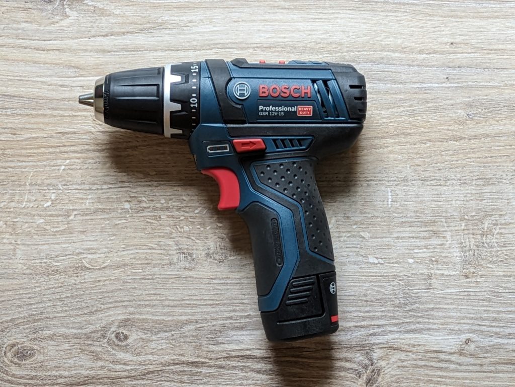 Bosch Professional GSR 12V-15 Akkuschrauber von vorne, nach links ausgerichtet