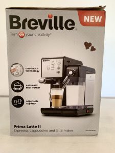 Breville Prima Latte II Siebträgermaschine im Karton von vorne