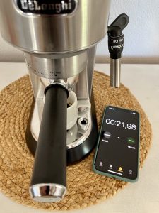 De'Longhi Dedica Style EC 685.B Siebträgermaschine Brühzeit ein Espresso