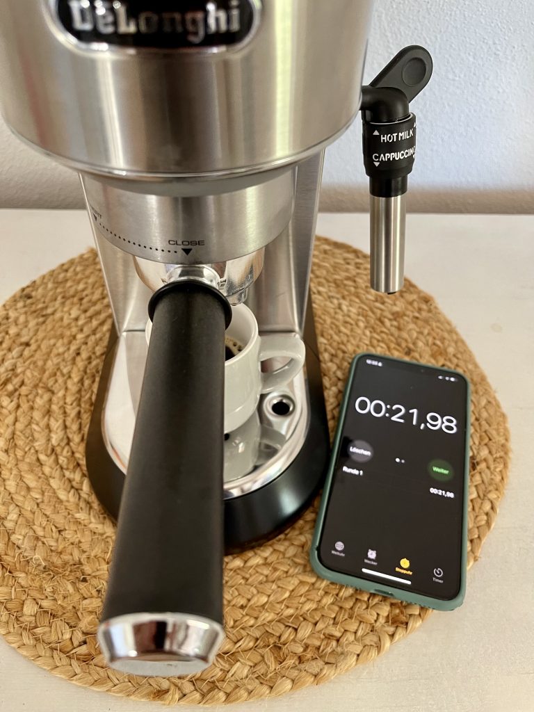 De'Longhi Dedica Style EC 685.B Siebträgermaschine Brühzeit ein Espresso