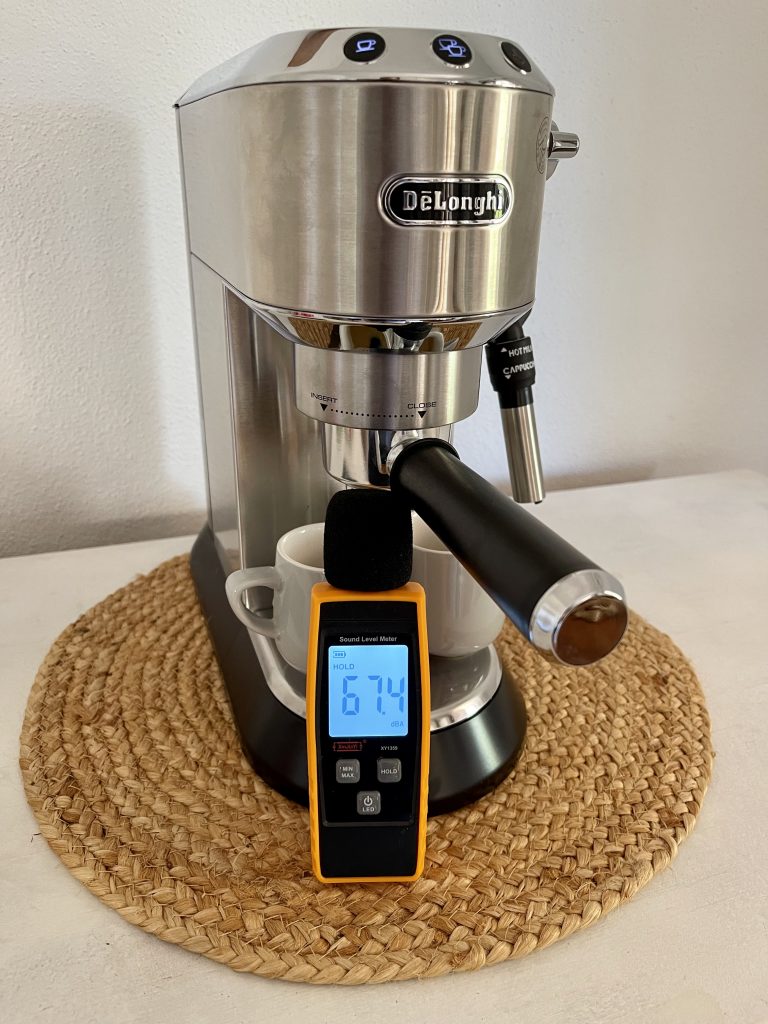De'Longhi Dedica Style EC 685.B Siebträgermaschine Lautstärke in Dezibel