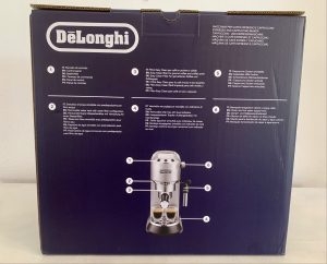 De'Longhi Dedica Style EC 685.B Siebträgermaschine im Karton von hintern