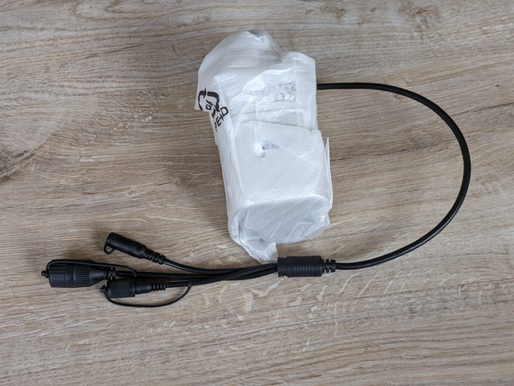 Einzelnde Kamera des RLK8-800B4 Reolink Überwachungskamera-Sets mit Schutzfolie