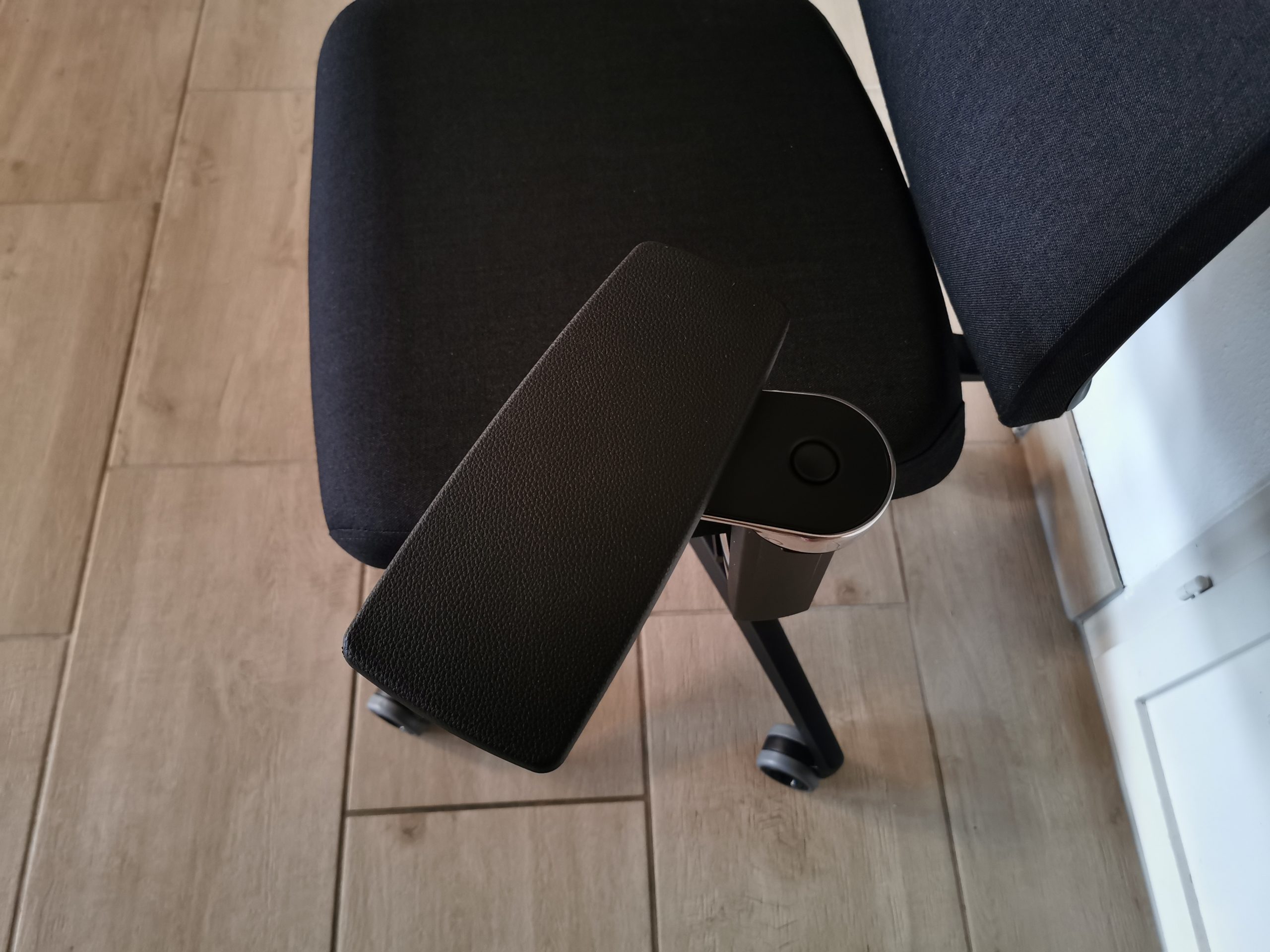 Ergotopia MasterBack Pro Bürostuhl Armlehne 3
