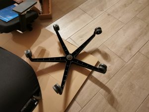 Ergotopia MasterBack Pro Bürostuhl Rollen aufgesteckt