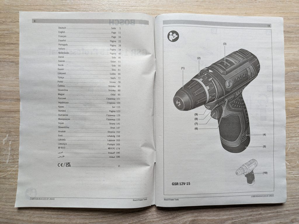 Geöffnete Anleitung des Bosch Professional GSR 12V-15 Akkuschraubers