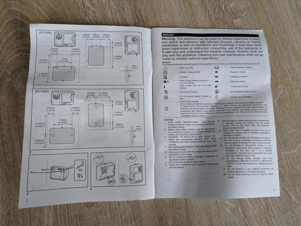 Geöffnete Betriebsanleitung des Makita DF333DSAE Akkuschraubers in der zweiten Ansicht