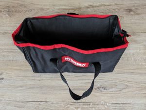 Geöffnete Transporttasche des HYCHIKA 12V Akkuschraubers