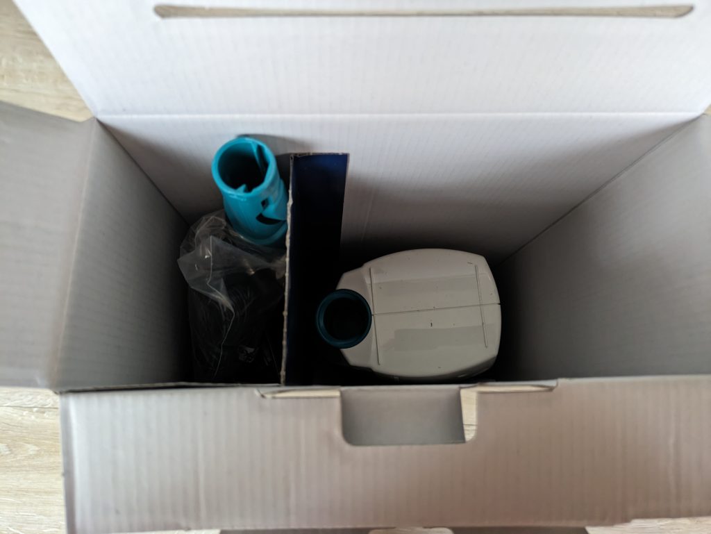 Geöffnete Verpackung des Leifheit Dry & Clean Fenstersaugers