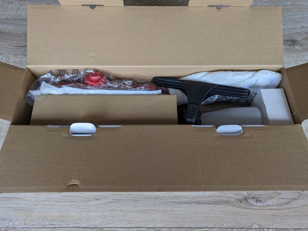 Geöffnete Verpackung des STARK WC 280 Home+ Fenstersaugers ohne Anleitung