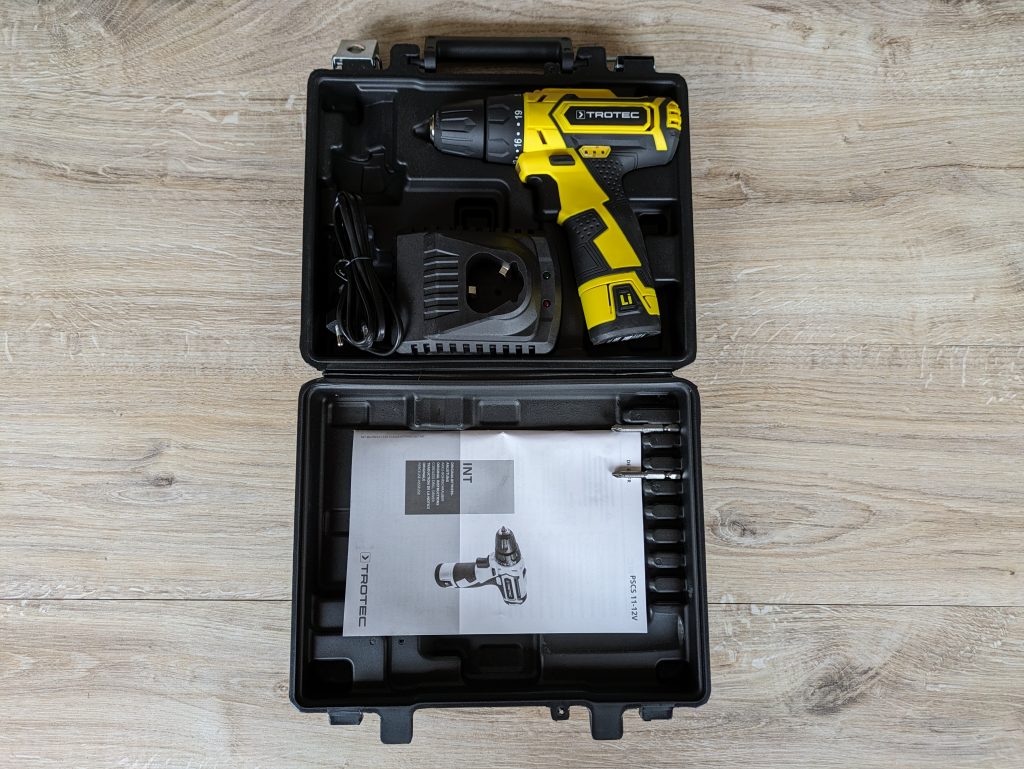 Geöffneter Koffer des TROTEC PSCS 11-12V Akkuschraubers