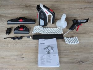 Gesamter Lieferumfang des Bosch Home and Garden GlassVAC Fenstersaugers