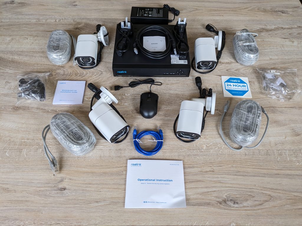 Gesamter Lieferumfang des RLK8-800B4 Reolink Überwachungskamera-Sets v1