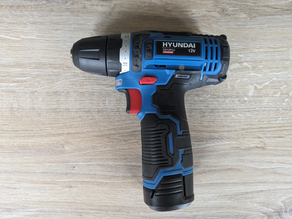 HYUNDAI CD1201LI Akkuschrauber von vorne, nach links ausgerichtet