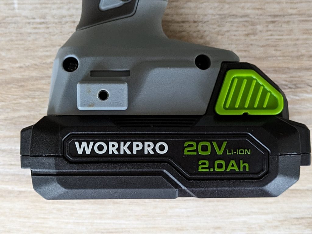 Halterung für den Gürtelclip des WORKPRO ‎W122039AU Akkuschrauber von rechts