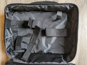 Innere der Tasche des Bosch Professional GSR 12V-15 Akkuschraubers