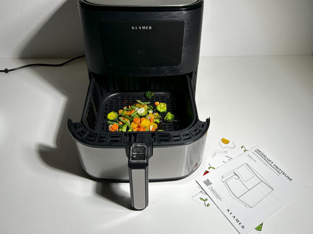 KLAMER Classic Airfryer Heißluftfritteuse mit Gemüse