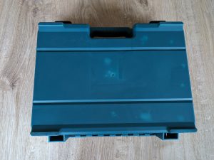 Koffer des Makita DF333DSAE Akkuschraubers von hinten ohne Hülle