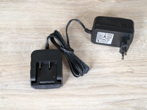 Ladegerät des HYCHIKA 12V Akkuschraubers
