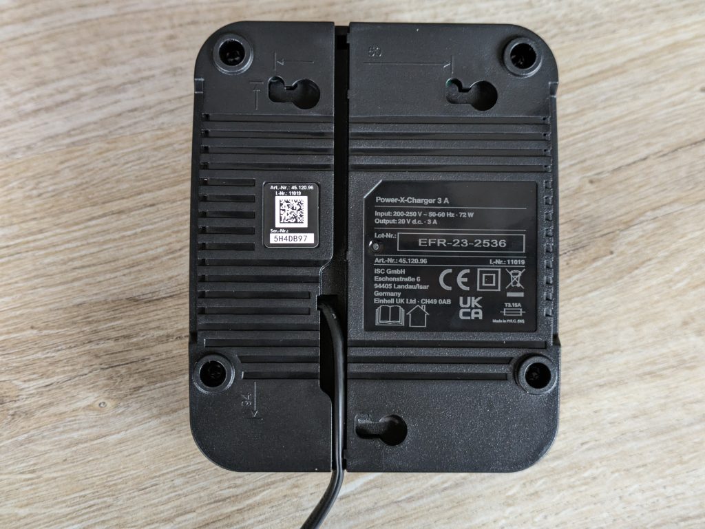 Ladestation des Einhell BRILLIANTO Fensterreinigers von hinten
