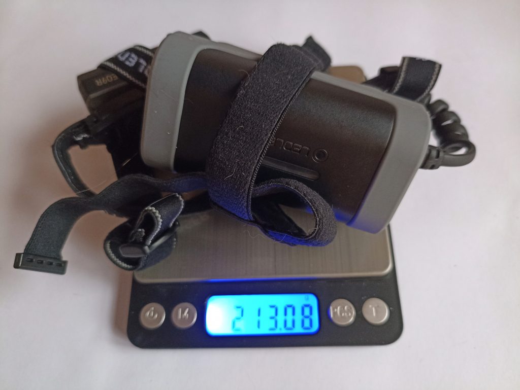 Ledlenser NEO9R Stirnlampe, auf der Waage