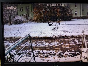 NVR-Anzeige des Displays des RLK8-800B4 Reolink Überwachungskamera-Sets in der Nahansicht