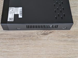 NVR des RLK8-800B4 Reolink Überwachungskamera-Sets von links