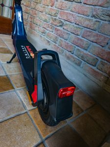 Red Bull Racing RS 1000 Elektro-Scooter Ansicht von hinten