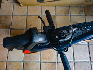 Red Bull Racing RS 1000 Elektro-Scooter Detailansicht Aufbau