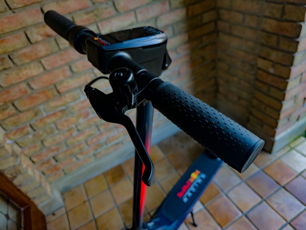 Red Bull Racing RS 1000 Elektro-Scooter Griffe