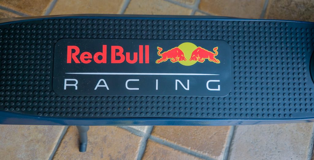Red Bull Racing RS 1000 Elektro-Scooter Trittbrett