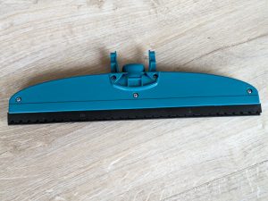 Saugdüse des Leifheit Dry & Clean Fenstersaugers von unten