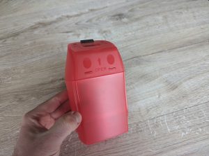 Schmutzwasserbehälter des Vileda Windomatic Power Fenstersaugers geschlossen