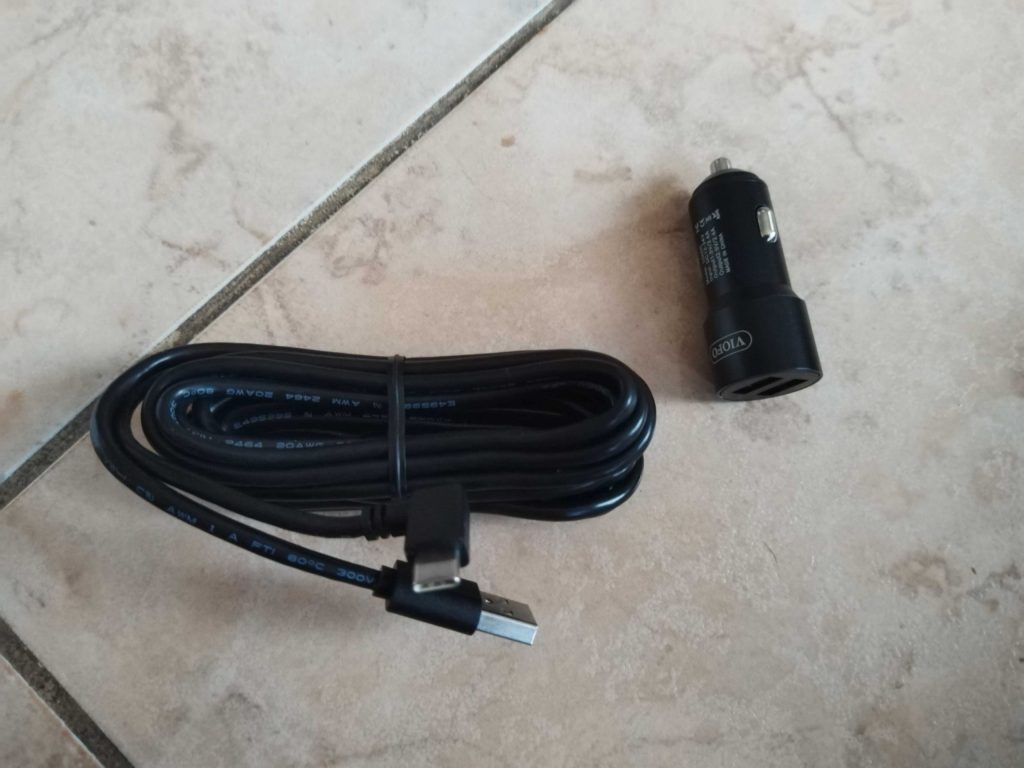 Stromkabel mit 9-Volt-Adapter der Viofo A229 Pro 3CH