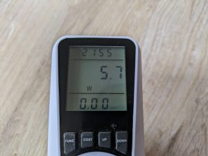 Stromverbrauch beim Laden des Bosch Home and Garden GlassVAC Fenstersaugers
