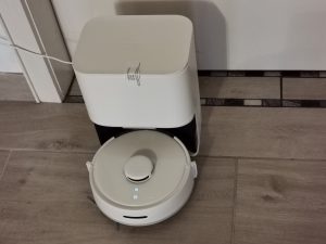 SwitchBot Minisaugroboter K10+ Roboter und Absaugstation