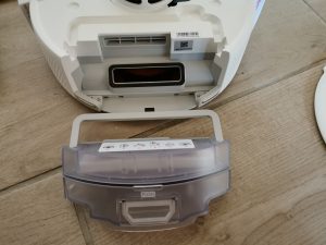 SwitchBot Minisaugroboter K10+ Staubbehälter entnommen