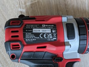 Typschild des Einhell TP-CD 1850 Li-i BL Akkuschraubers in der Nahansicht