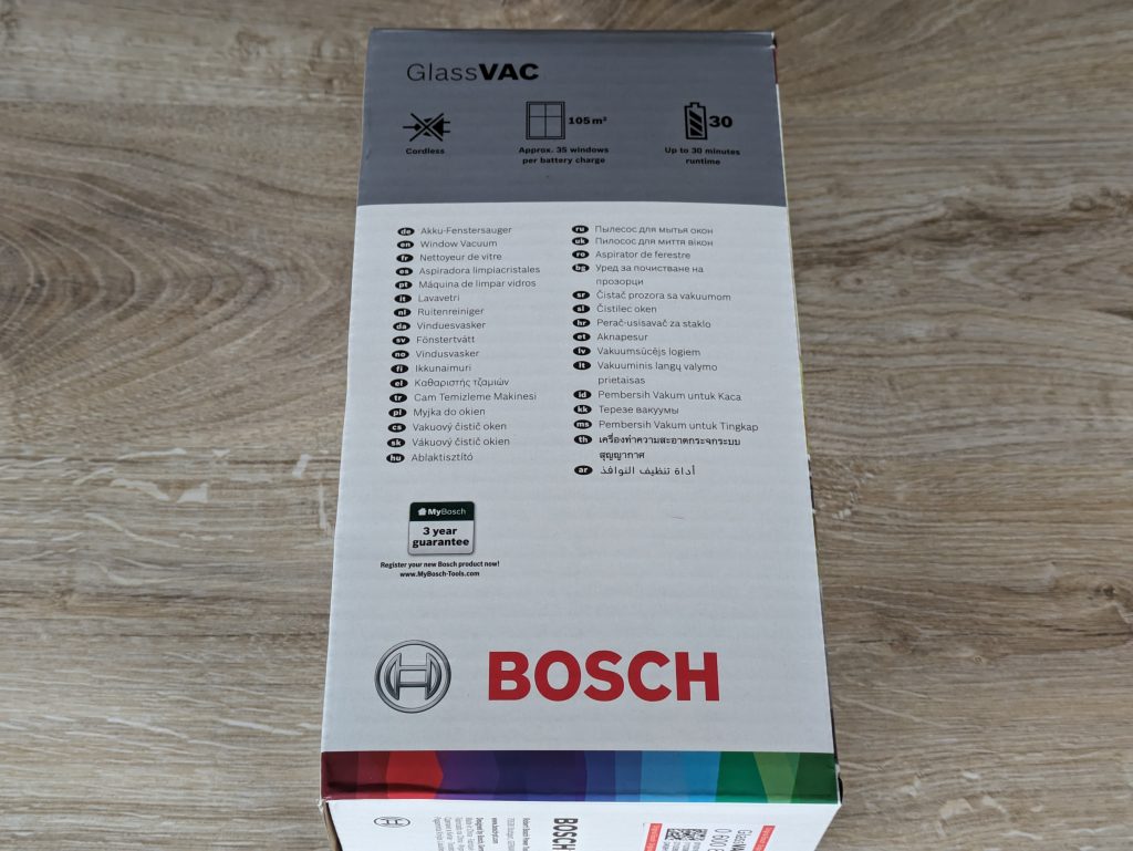 Verpackung des Bosch Home and Garden GlassVAC Fenstersaugers von hinten