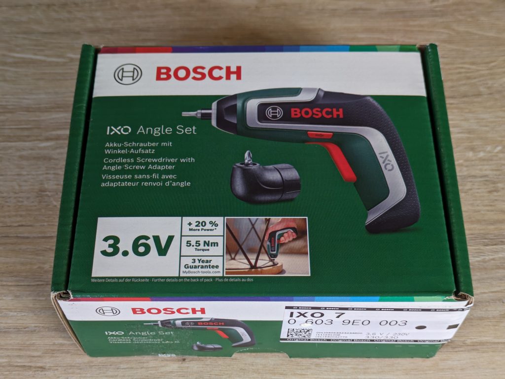 Verpackung des Bosch IXO 7. Generation Akkuschraubers von vorne