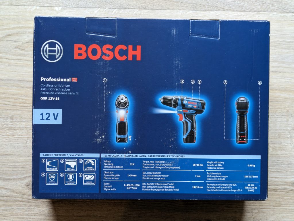 Verpackung des Bosch Professional GSR 12V-15 Akkuschraubers von hinten