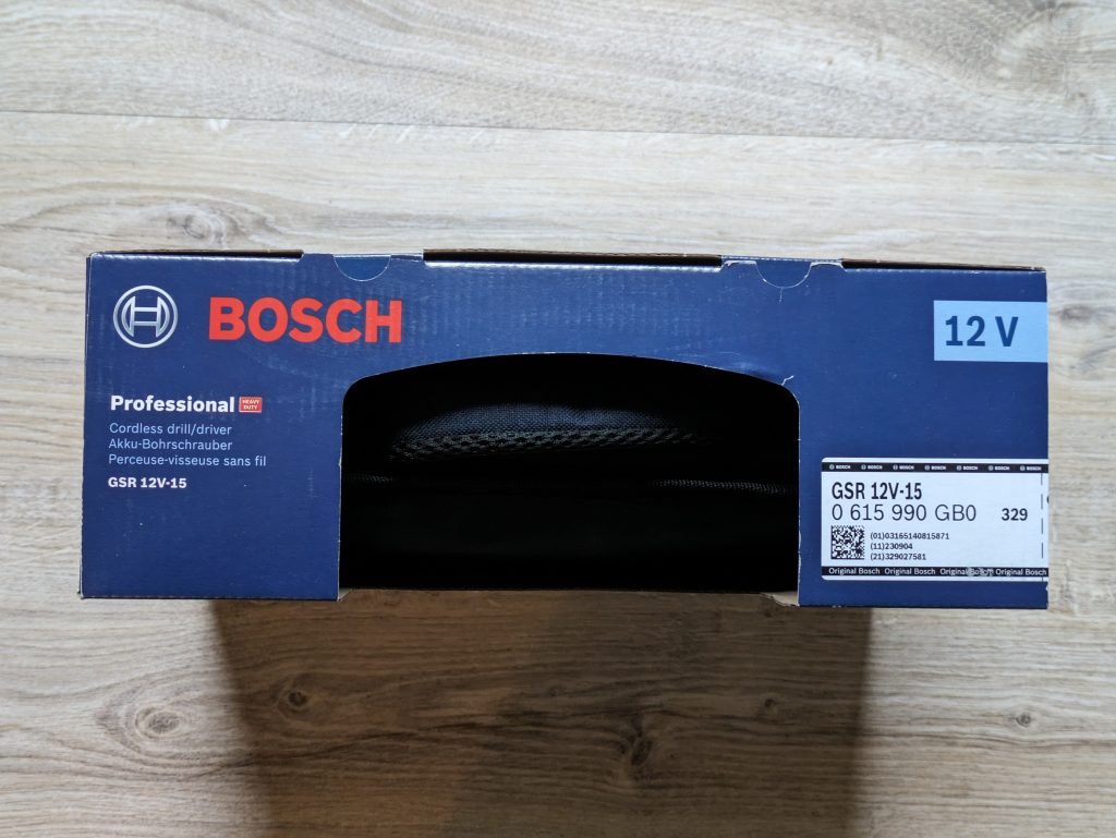 Verpackung des Bosch Professional GSR 12V-15 Akkuschraubers von oben