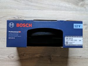 Verpackung des Bosch Professional GSR 12V-15 Akkuschraubers von oben