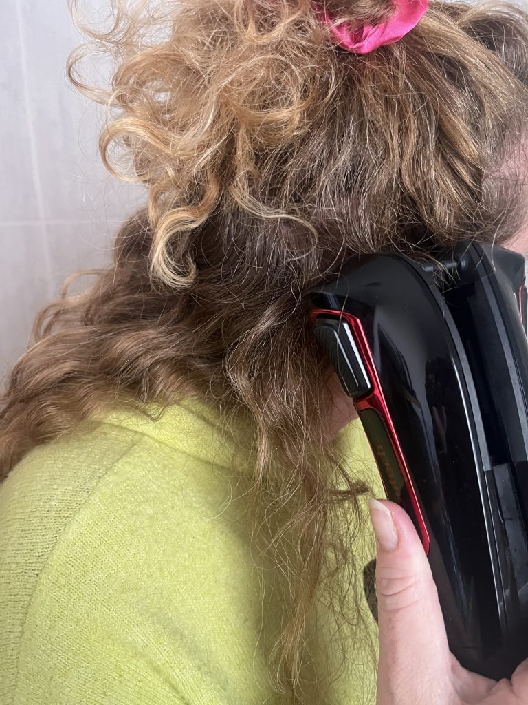 iGutech Lockenstab Locken im Haar