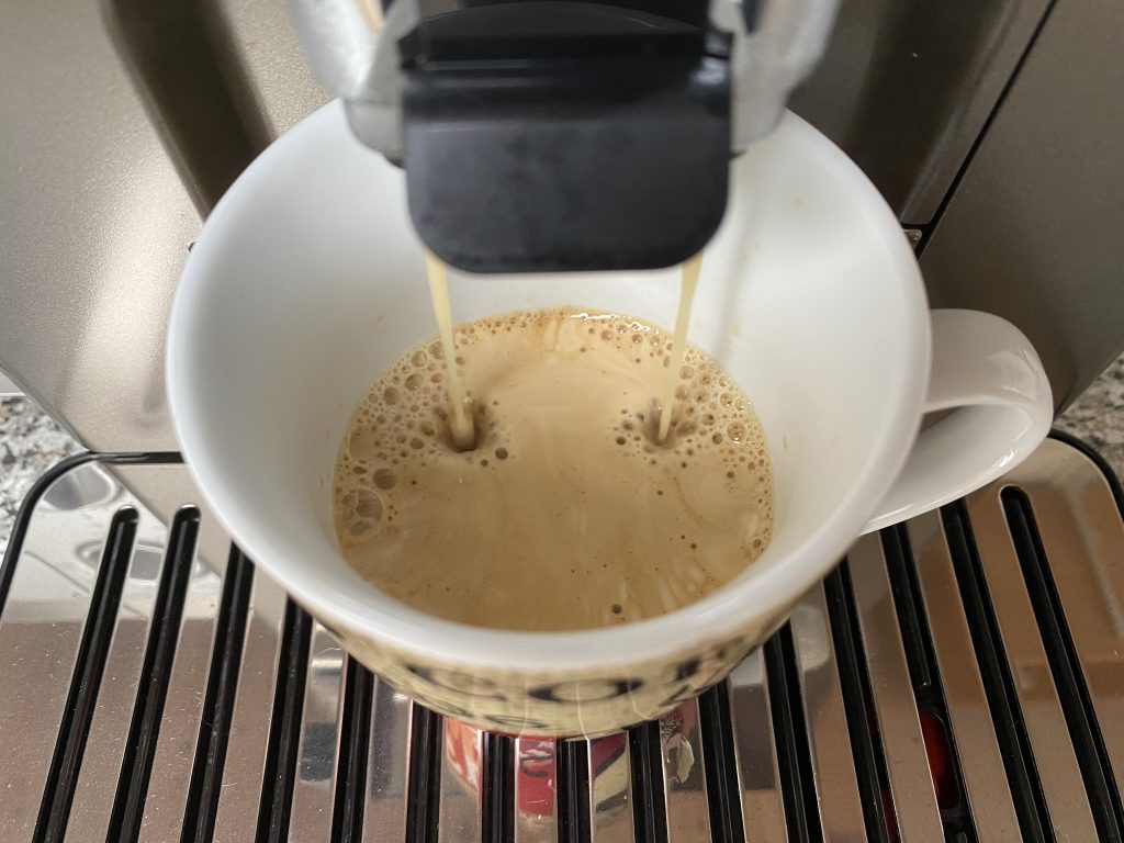 Schwiizer Schüümli Crema Kaffeebohnen Zubereitung Kaffee Crema