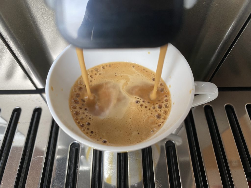 Schwiizer Schüümli Crema Kaffeebohnen Zubereitung Espresso