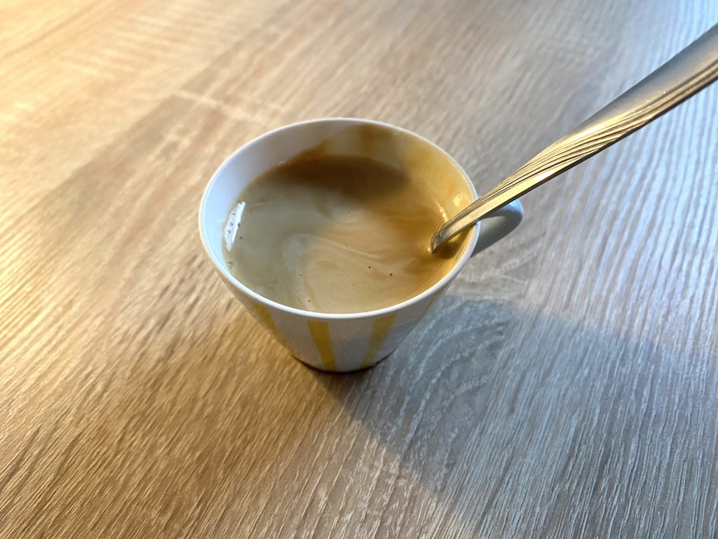 Schwiizer Schüümli Espressobohnen Löffeltest