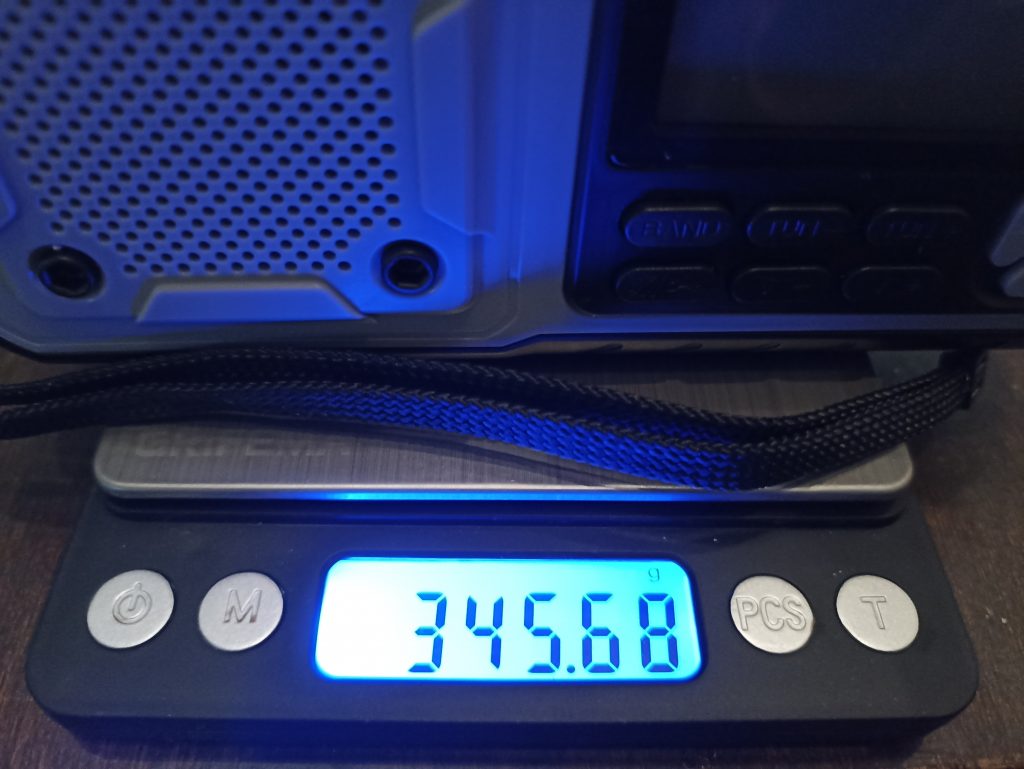 Acta Berg 0001-GR Kurbelradio, Gewicht auf der Waage